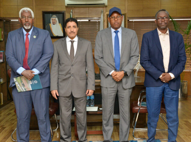 Guddoomiyaha Jaamacadda oo la kulmay Guddoomiyaha Jaamacadda IIUI. Guddoomiyaha Jaamacadda oo la kulmay Guddoomiyaha Jaamacadda IIUI.