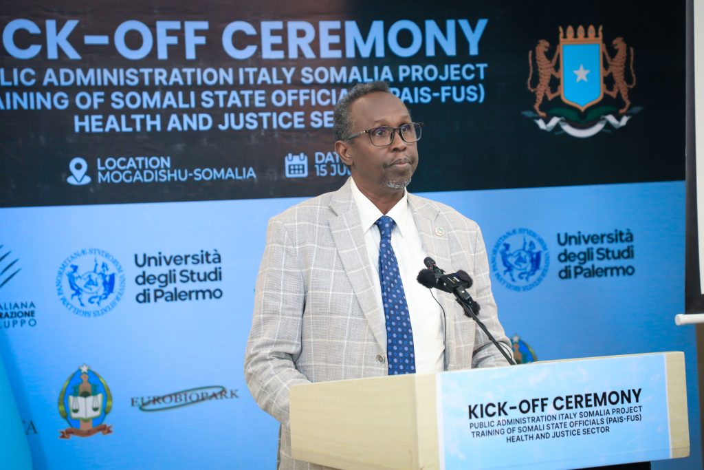 Raktarka Jaamacadda Ummadda Soomaaliyeed, Prof. Xasan Cusmaan Gacal